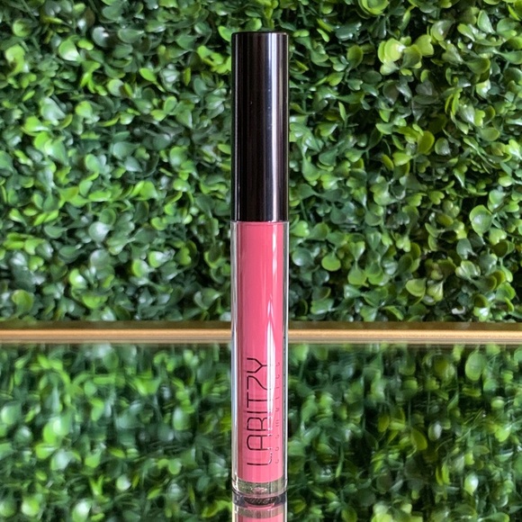 LARITZY Other - LARITZY Cosmetics Lip Gloss Curve NEW